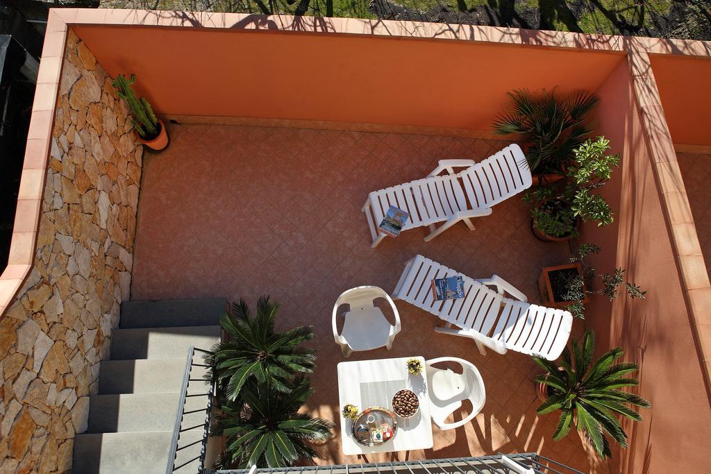 Adriana Casa Vacanze Mare Etna Sicilia Acireale Exterior photo